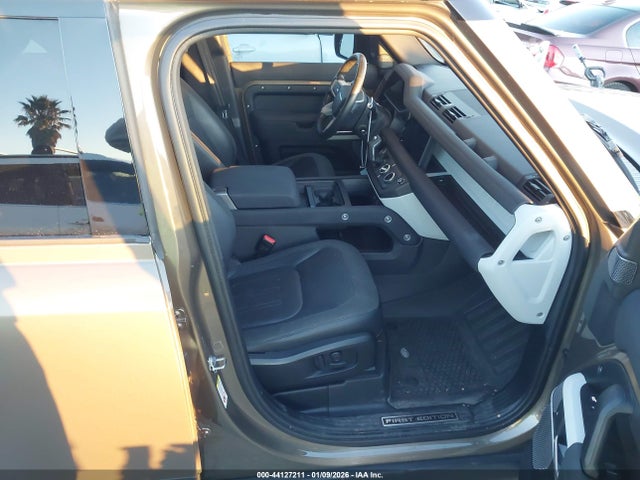 SALE1EEU7L2016919 Land Rover Defender 110 First Edition/110 Hse