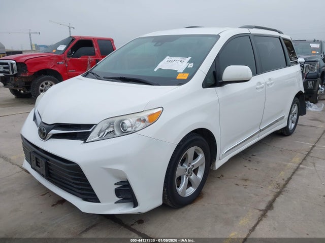 2019 TOYOTA SIENNA 5TDKZ3DCXKS012399 Photo 1