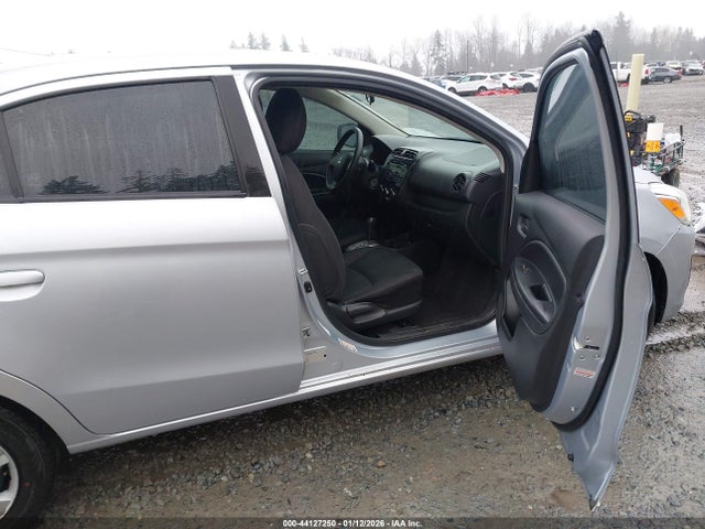 2017 MITSUBISHI MIRAGE G4 ML32F3FJ6HHF13930 Photo 4