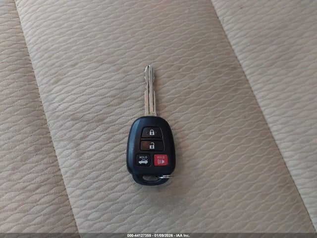 2T1BURHE9HC787369 Toyota COROLLA LE