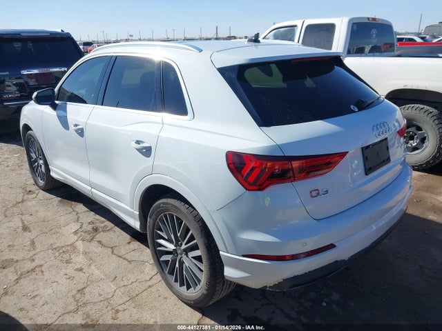 2022 AUDI Q3 WA1BUDF3XN1112824 Photo 2