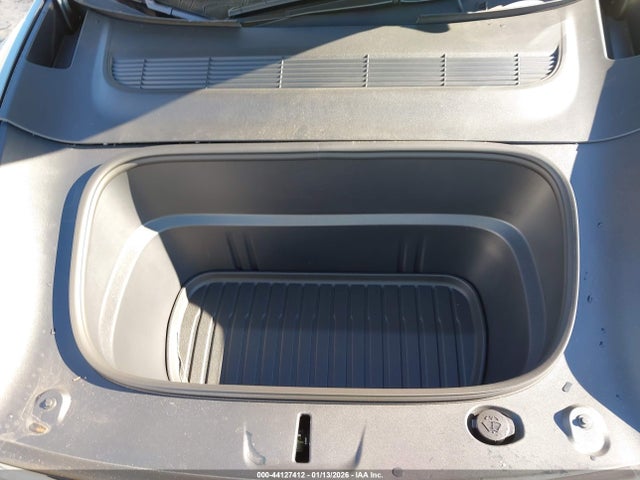 2026 TESLA MODEL Y 7SAYGDED2TA487418 Photo 9