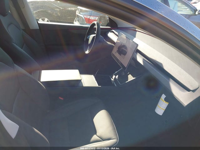 2026 TESLA MODEL Y 7SAYGDED2TA487418 Photo 4