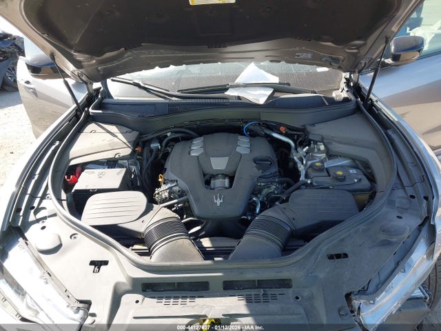 2022 MASERATI LEVANTE ZN661XUA9NX383081 Photo 9