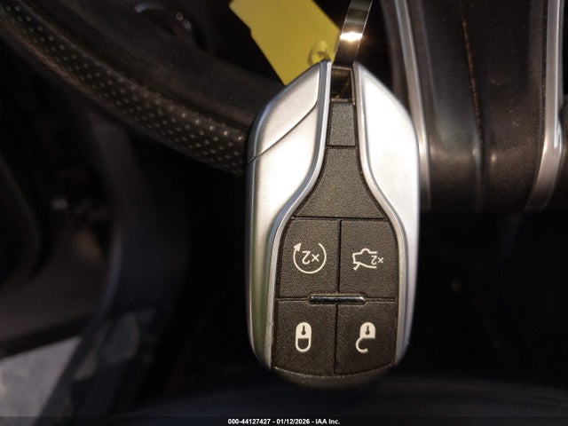 2022 MASERATI LEVANTE ZN661XUA9NX383081 Photo 10