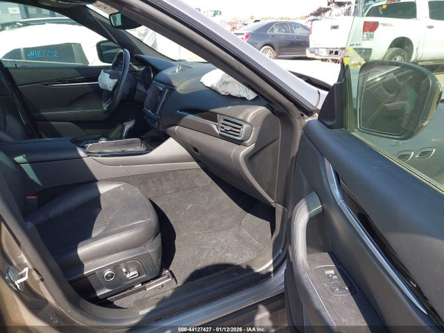 2022 MASERATI LEVANTE ZN661XUA9NX383081 Photo 4
