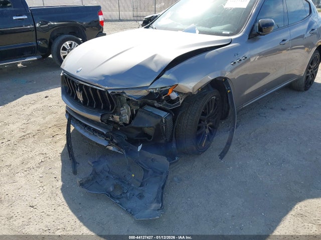 2022 MASERATI LEVANTE ZN661XUA9NX383081 Photo 5