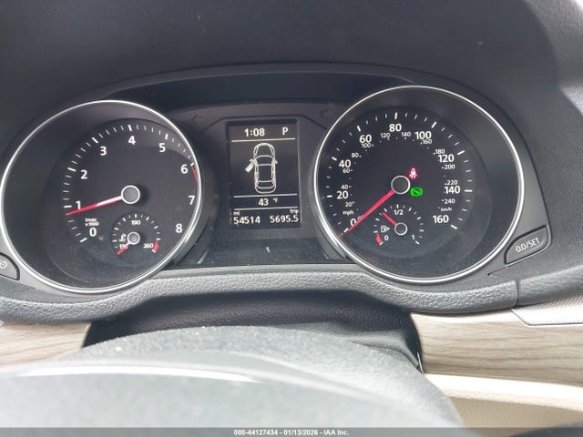 44127434 :رقم المزاد ، 1VWBT7A34HC024813 vin ، 2017 Volkswagen Passat 1.8t Se مزاد بيع