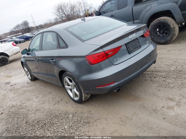 2016 AUDI A3 WAUB8GFF2G1030088 Photo 2