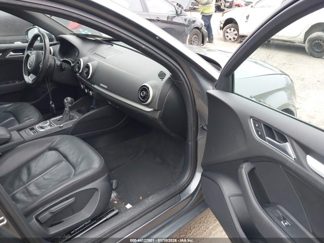 2016 AUDI A3 WAUB8GFF2G1030088 Photo 4