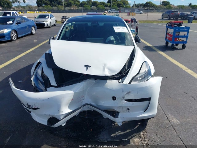 Tesla Model 3 Standard Range Plus Rear-wheel Drive 2021 5YJ3E1EA2MF057698 Image 12
