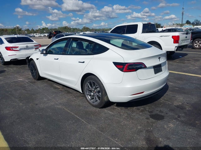 2021 TESLA MODEL 3 5YJ3E1EA2MF057698 Photo 2