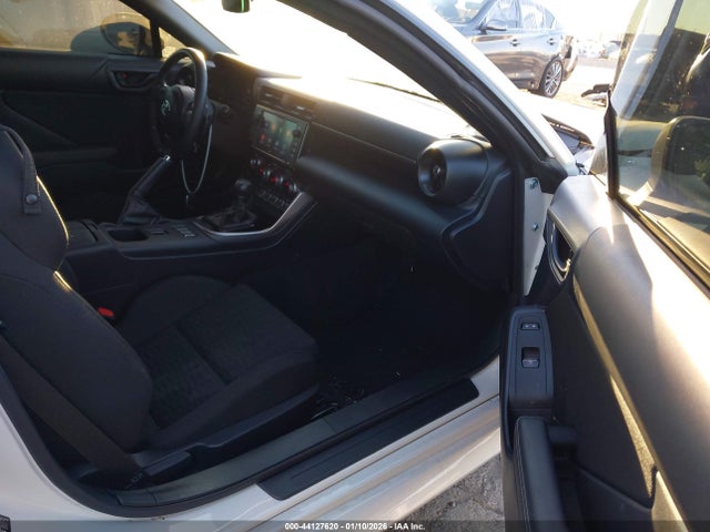2024 TOYOTA GR86 JF1ZNBB15R8759290 Photo 4