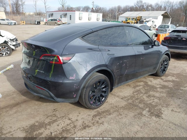 7SAYGDEE6RA271413 Tesla Model Y Long Range Dual Motor All-wheel Drive