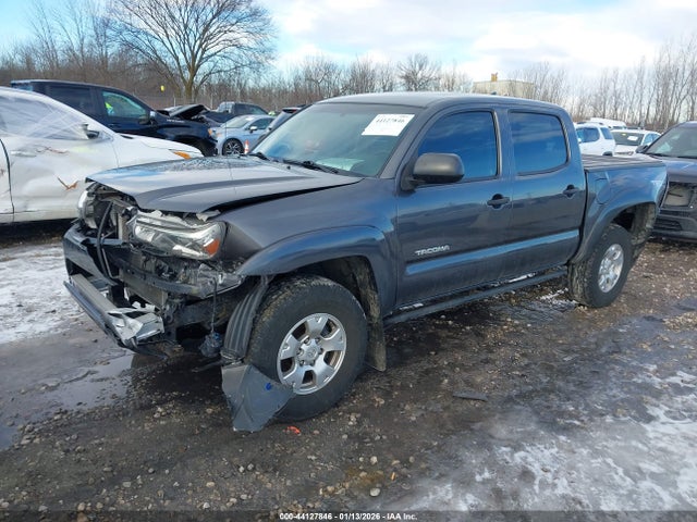 Toyota Tacoma Base V6 2014 3TMLU4EN1EM162060 Image 2