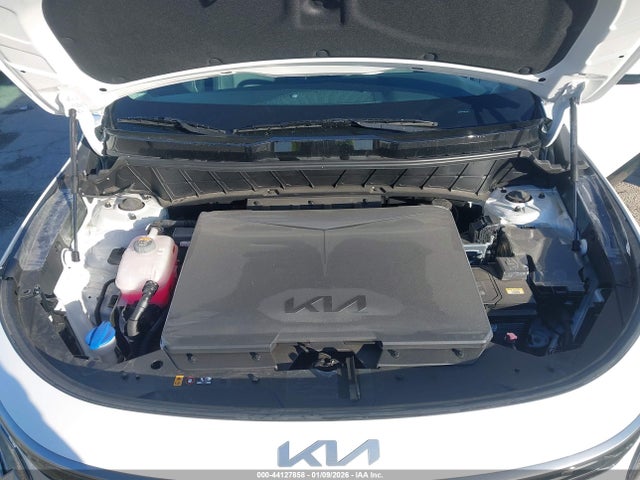 KNDCR3L18S5142482 KIA Niro Wind