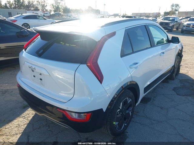 KNDCR3L18S5142482 KIA Niro Wind