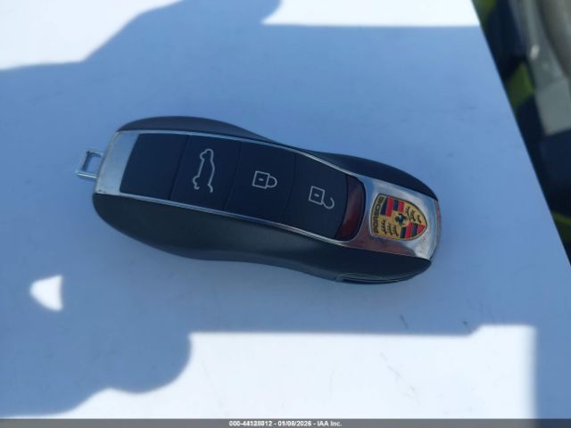 2016 PORSCHE CAYENNE WP1AA2A22GLA10307 Photo 10