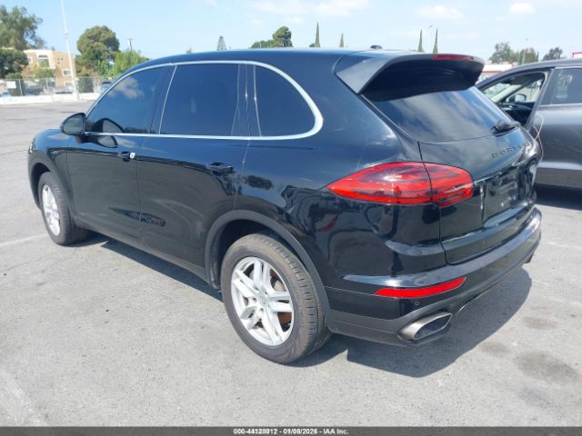 2016 PORSCHE CAYENNE WP1AA2A22GLA10307 Photo 2