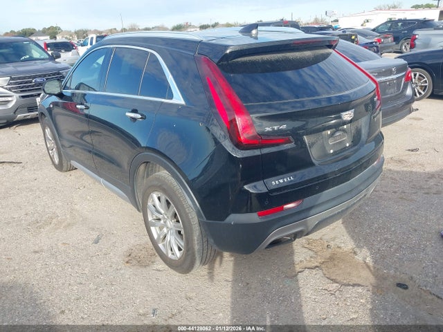 2019 CADILLAC XT4 1GYFZCR46KF228540 Photo 2