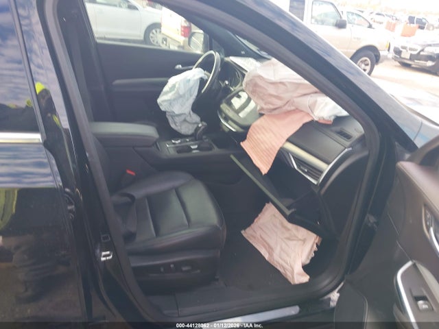 2019 CADILLAC XT4 1GYFZCR46KF228540 Photo 4