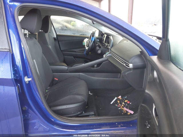KMHLL4AG0MU137358 Hyundai ELANTRA SE