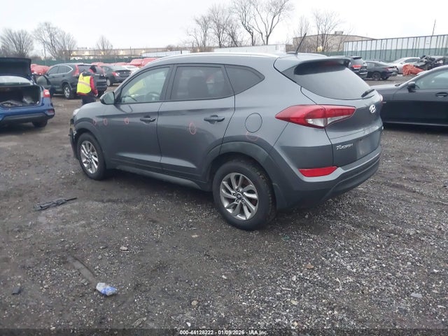 KM8J3CA42GU177890 Hyundai TUCSON SE