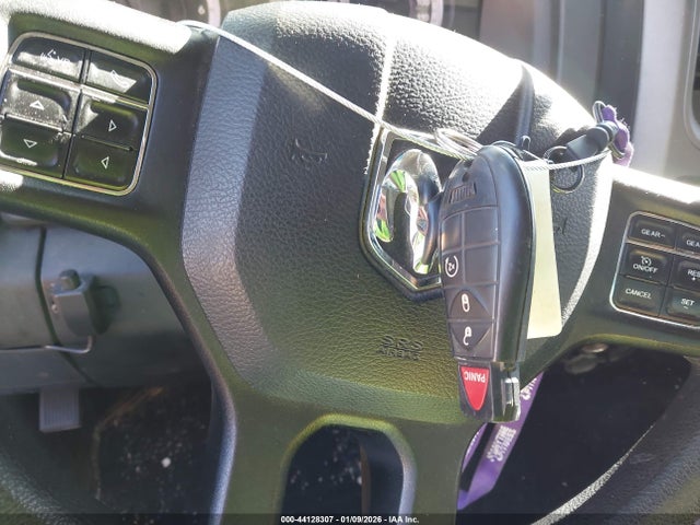 44128307 :رقم المزاد ، 1C6RR7KTXFS617682 vin ، 2015 Ram 1500 St مزاد بيع