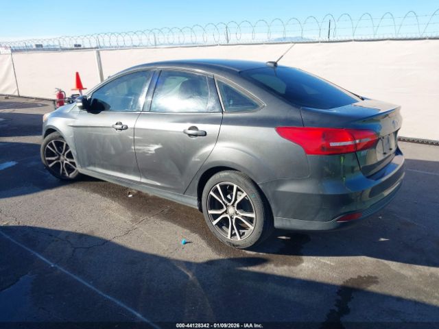 2017 FORD FOCUS 1FADP3F25HL299623 Photo 2
