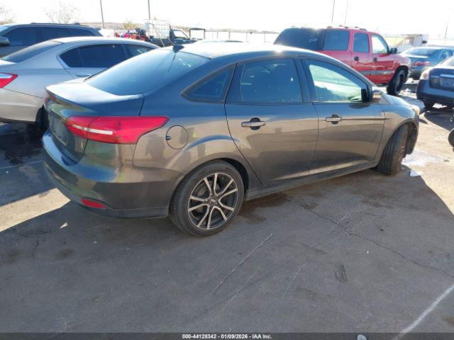 2017 FORD FOCUS 1FADP3F25HL299623 Photo 3