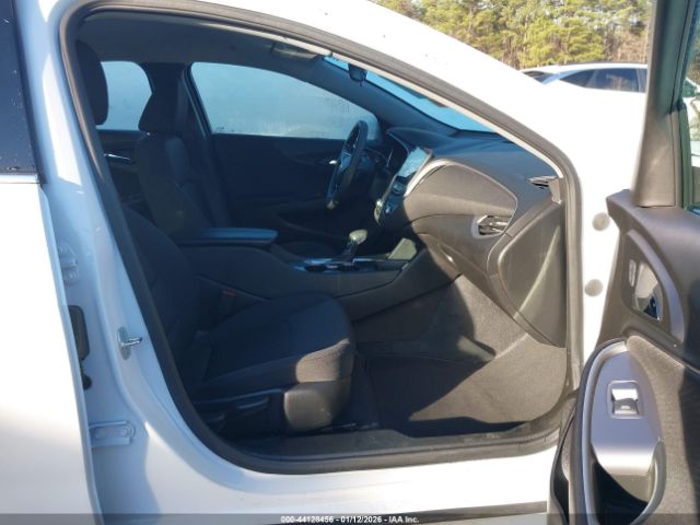 2025 CHEVROLET MALIBU 1G1ZD5ST2SF147218 Photo 4