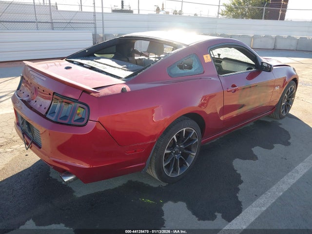 1ZVBP8CF3E5276828 Ford Mustang Gt Premium