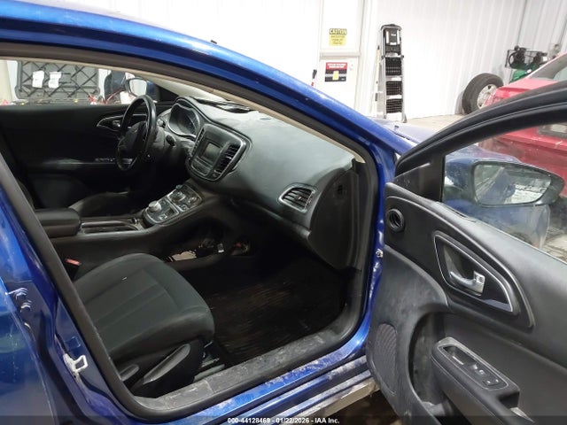 Продажа на аукционе авто 2015 Chrysler 200 Limited, vin: 1C3CCCABXFN686540, номер лота: 44128469