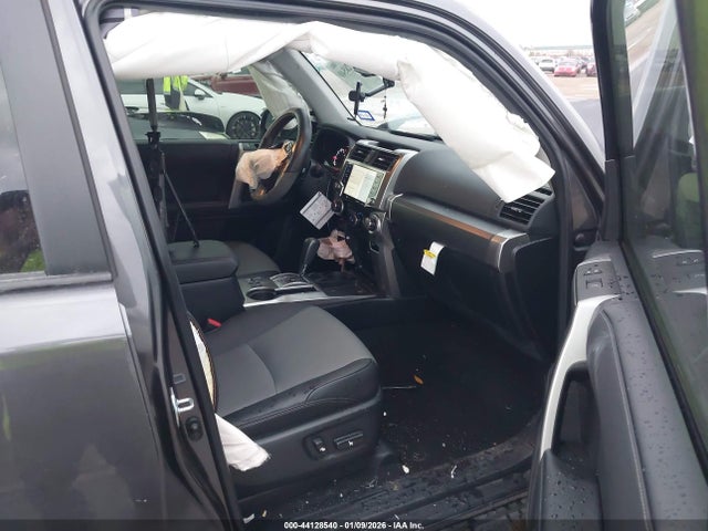 2022 TOYOTA 4RUNNER JTEFU5JR5N5274776 Photo 4