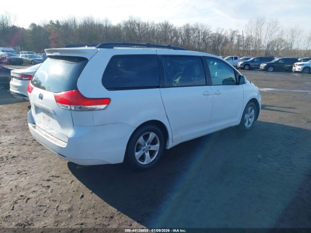 2011 TOYOTA SIENNA 5TDKK3DC7BS010369 Photo 3