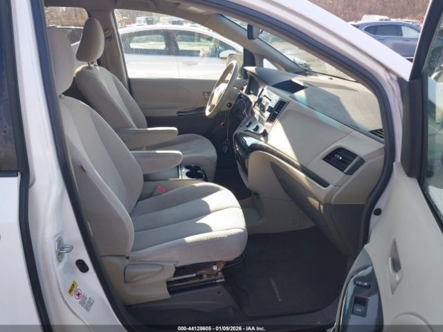 2011 TOYOTA SIENNA 5TDKK3DC7BS010369 Photo 4