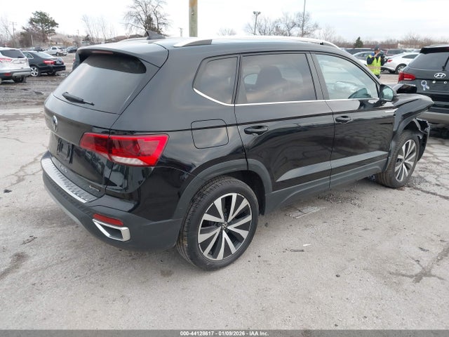 Продаж на аукціоні авто 2022 Volkswagen Taos 1.5t Se, vin: 3VVWX7B25NM055000, номер лоту: 44128617