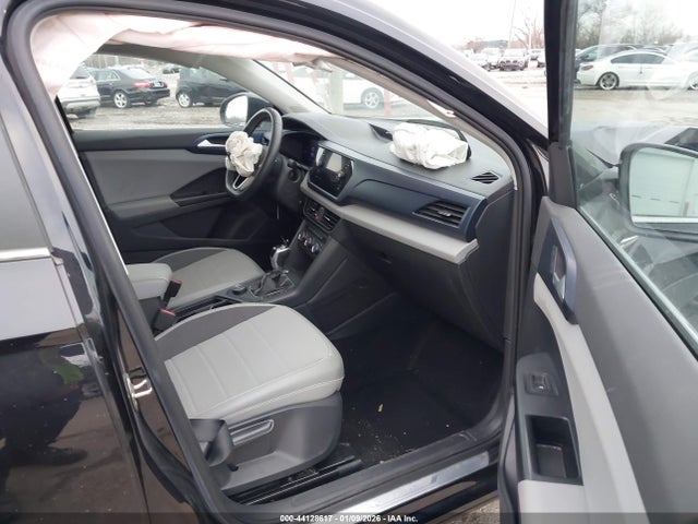 Продаж на аукціоні авто 2022 Volkswagen Taos 1.5t Se, vin: 3VVWX7B25NM055000, номер лоту: 44128617
