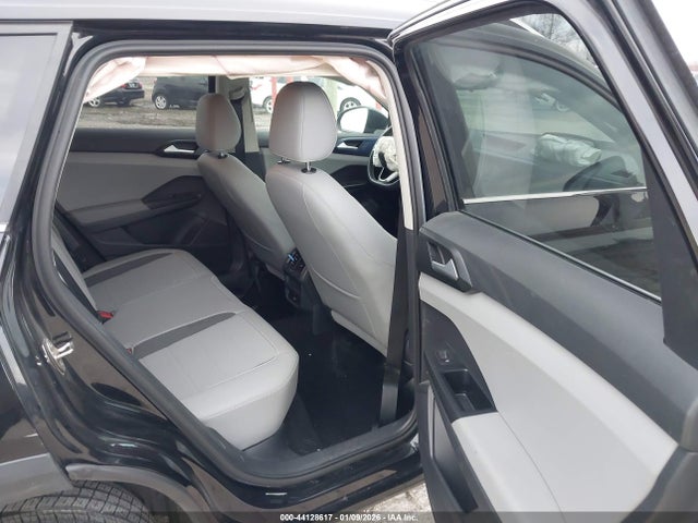 Продаж на аукціоні авто 2022 Volkswagen Taos 1.5t Se, vin: 3VVWX7B25NM055000, номер лоту: 44128617