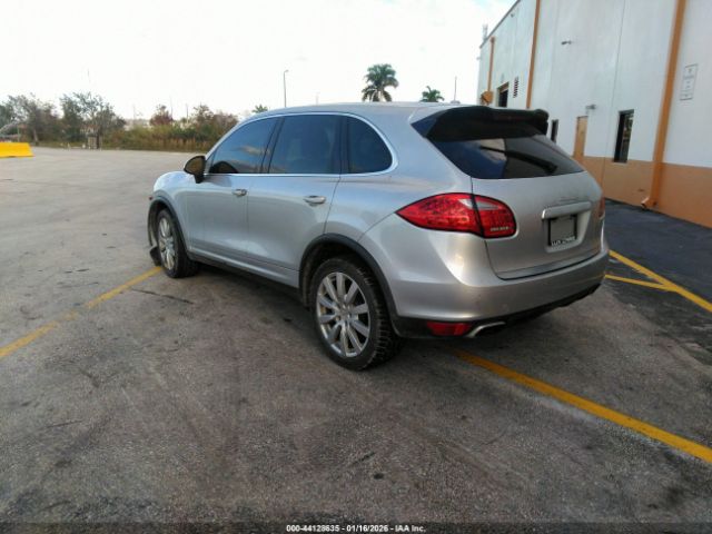 2012 PORSCHE CAYENNE WP1AB2A26CLA51577 Photo 2