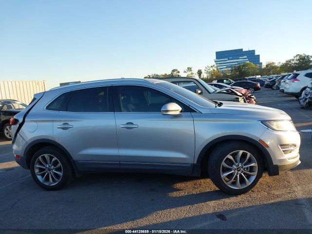 5LMCJ2C96HUL44915 Lincoln MKC SELECT