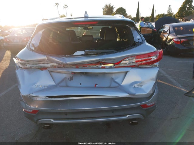 5LMCJ2C96HUL44915 Lincoln MKC SELECT