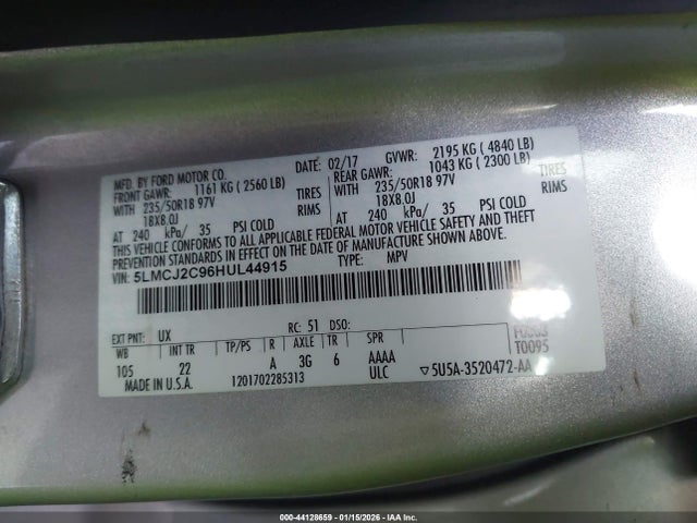 5LMCJ2C96HUL44915 Lincoln MKC SELECT