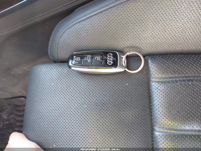 2019 AUDI A8 L WAU8DAF84KN012665 Photo 10
