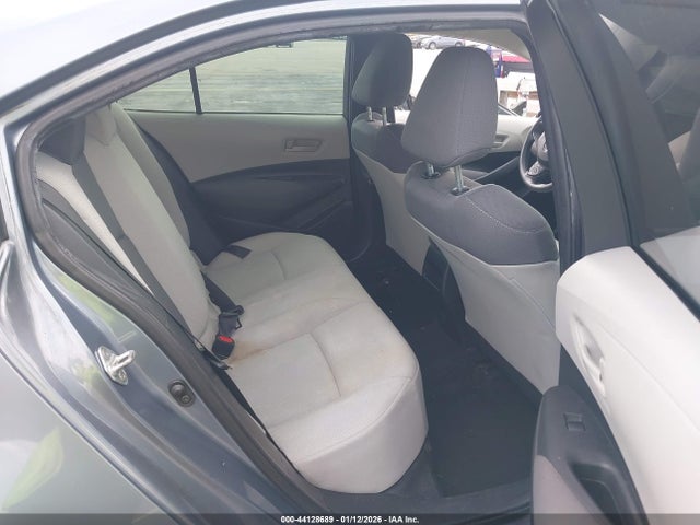 44128689 :رقم المزاد ، 5YFDPMAEXNP374207 vin ، 2022 Toyota Corolla L مزاد بيع