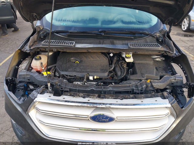1FMCU9GD9JUA73291 Ford ESCAPE SE