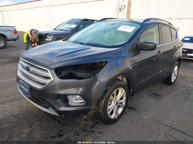 1FMCU9GD9JUA73291 Ford ESCAPE SE