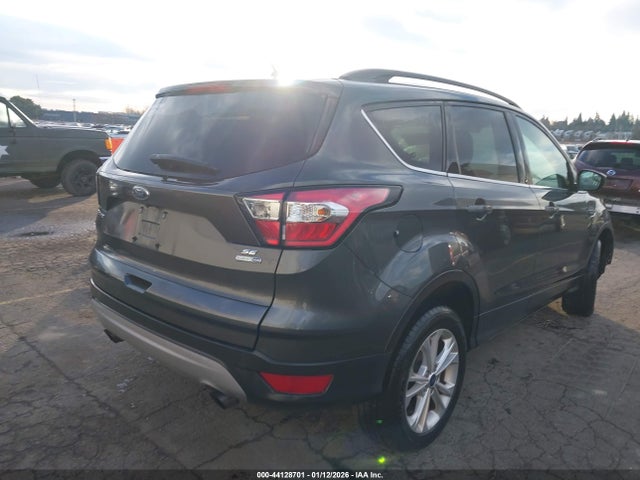1FMCU9GD9JUA73291 Ford ESCAPE SE