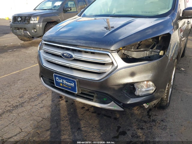 1FMCU9GD9JUA73291 Ford ESCAPE SE