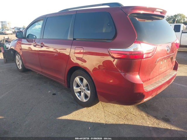 5TDKK3DC3GS750461 Toyota SIENNA LE